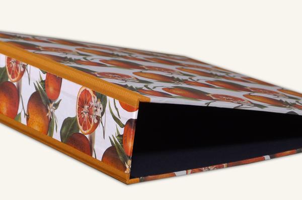 Ordner mit Orangenmotiv und stabilem Leinen